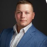 Troy Hastings's Instagram, Twitter & Facebook