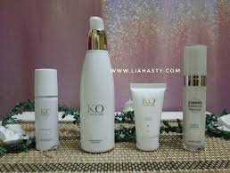 Pakar kulit atau pakar dermatologi adalah pakar berkelayakan doktor yang menyediakan pelbagai perkhidmatan penjagaan kulit dari merawat keadaan kulit mudah untuk diagnosis dan pengurusan. Rawat Kulit Wajah Dengan Produk Penjagaan Dari Dr Ko Lia Hasty