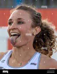 21. Mai 2021, Sachsen-Anhalt, Dessau-Roßlau: Leichtathletik:  Internationales Treffen im Paul-Griffin-Stadion, 100 Meter Hürden, Frauen: Isabel  Mayer aus Deutschland reagiert nach ihrem Lauf. Foto: Hendrik  Schmidt/dpa-Zentralbild/ZB Stockfotografie