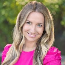 Priscilla Roman's Instagram, Twitter & Facebook