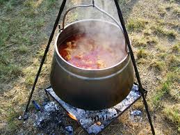 In un secondo momento gli studenti creano indovinelli usando il. Dove Mangiare Il Gulasch A Budapest Viaggiare Con Gli Occhiali