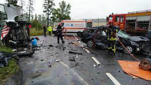 Mytex ro stiri locale din brasov dar si cele mai noi stiri online din transilvania si romania. Update Accident Rutier Pe Dn1 VlÄdeni BraÈov Cu Cinci Victime PersoanÄ DecedatÄ Galerie Foto Video