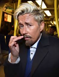 Emelie, 39, om sitt alter ego: