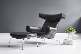 en 1960 hans j wegner diseno el sillon ox ox chair inspirado en los cuadros de picasso en los que aparecian toros este sillon fue posiblemente la obra mas a