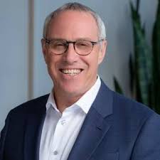 Alumnus is a renowned leader in healthcare sector