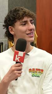 ¿Por qué Simón Trujillo se dedicó a la música?