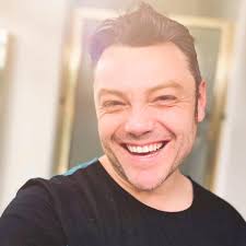Mp3 music listen with music unlimited. Tiziano Ferro Facebook