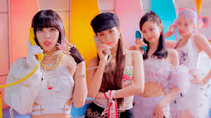 105 además, «how you like that», «ice cream», «bet you wanna» y «lovesick girls» entraron en el top 50 del aria singles chart. El Disenador Chileno Sebastian Albornoz Nos Conto Como Llego A Vestir A Blackpink Para Su Video Ice Cream Ar13 Cl