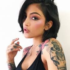 Heidi Ely's Instagram, Twitter & Facebook