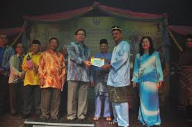 We did not find results for: Arkib News Utusan Sarawak Cawangan Sri Aman Pejabat Residen Sri Aman Juara Gerai Raya Terbaik