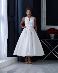 2019 White Ivory Short Satin Wedding Dress Vintage V Neck Tea Length Bridal Gown Fashion Knee Length Wedding Dress Ball Gowns Wedding Making A Wedding Dress