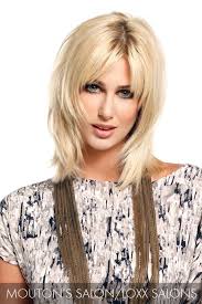 13 Gestufte Mittellange Frisuren Die Du Mal Probieren Solltest Einfache Frisuren Mittellang Frisuren Medium Haare