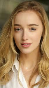 Phoebe harriet dynevor is an english actress, the daughter of coronation street actress, sally dynevor. 16 Face Phoebe Dynevor Ideas Phoebe Dynevor Phoebe Actresses