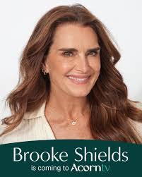 Janis Meier's Instagram, Twitter & Facebook