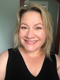 She surprised him with a vow renewal. He wants a divorce.