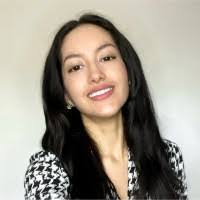 Regina Pereda's Instagram, Twitter & Facebook