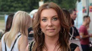 Egy 35 év körüli somogyi nő erős hasi görcsökkel küzdött, végül mentőt kellett hívni hozzá. Jyfyvs Pdxpgam