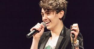 «ti siamo vicini», «sei un guerriero». Michele Bravi Rompe Il Silenzio Dopo L Incidente Stradale Ecco Cos Ha Scritto Su Instagram