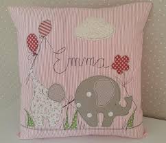 Kissen Elefant Wunschname Kuschelkissen Von Feinerlei Auf Dawanda Com Kuschelkissen Stickmaschinenmuster Baby Diy