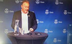 Han har vært leder for oslos byråd siden 2015. Raymond Johansen Atvarar Mot Meir Importsmitte Uniforum