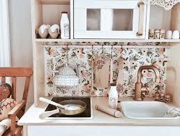 Ikea Hacks Die 10 Schonsten Kinderkuchen Ikea Spielkuche Ikea Kuche Diy Spielzeug Kuche