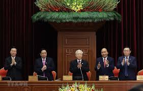 Đồng thời, đội ngũ tham gia tham gia bộ chính trị khóa 13, nếu hiện nay họ đang là những ứng viên thuộc các bộ, ngành trung ương đủ điều kiện để tái cử khá rõ ràng, những người dự kiến sẽ tham gia khóa mới đã được luân chuyển. 18 á»§y Vien Bá»™ Chinh Trá»‹ Vá»«a Ä'áº¯c Cá»­ Khoa Xiii Vietnamnet