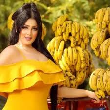 أثارت عارضة الأزياء سلمى الشيمي حالة من الجدل الواسع بسبب جلسة التصوير الجريئة التى خضعت لها أمام هرم سقارة وهو الأمر الذى دفع الكثير للهجوم عليها. Ø¢Ù‡ ÙŠØ§ Ø³Ù‡Ø± Ø§Ù„Ù„ÙŠØ§Ù„ÙŠ Ø³Ù„Ù…Ù‰ Ø§Ù„Ø´ÙŠÙ…ÙŠ ØªØ¸Ù‡Ø± Ù…Ù† Ø¬Ø¯ÙŠØ¯ Ø¨Ù€ Ø§Ù„ØªØ§ÙŠØ¬Ø± Ø§Ù„Ù…Ù†Ø²Ù„ÙŠ