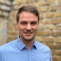 100+ perfiles de «Klamt»