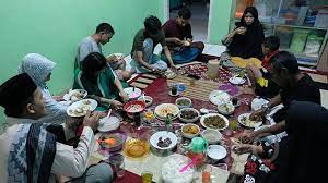 Maybe you would like to learn more about one of these? Suasana Hangat Buka Puasa Bersama Keluarga Di Seluruh Dunia Foto Tempo Co