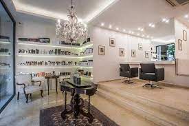 Want to try out a new hair style, cut or colour? Epikoinwnhste Mazi Mas
