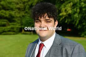 39823882-Owen Grant wearing his shades at Manor Community Academy prom at  Hardwick Hall. Picture by FRANK REID NEP-230713-202938001  NEP-230713-202938001_nphm 13-07-23 manor academy prom 33 nep frank