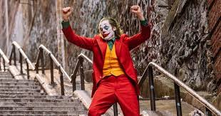 Joker del regista todd phillips è incentrato sulla figura dell'iconico villain, ed è uno standalon. Joker Movie With Joaquin Phoenix Reviews Trailers Cast Awards And More Cnet
