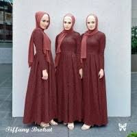Hem, menyambung ulasan sebelumnya terkait dengan baju dress panjang dan baju gamis apa bedanya. Daftar Harga Model Gaun Pesta Brokat Bulan Mei 2021