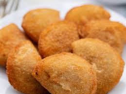Rissois Portugais Viande Ou Crevette Recette En 2020 Recettes De Cuisine Alimentation Recette Portugal