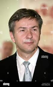 10 1953 hi-res stock photography and images