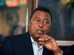 Bishop T.D. Jakes stepping down as Potter's House senior pastor