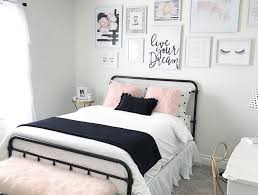 1001 Idees Comment Decorer La Chambre Rose Et Blanc Chic Chambre Rose Et Blanc Idee Chambre Decoration Chambre Ado