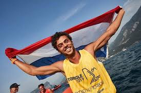 Kiran badloe is a dutch windsurfer. Kiran Badloe Voor Het Eerst Wereldkampioen Windsurfen Strijd Om Olympisch Ticket Wordt Broedermoord De Volkskrant