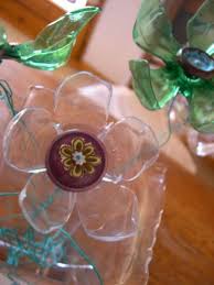 Fabrication girouette en bouteille plastique, galerie … bricolage fleurs en bouteilles plastique: Cinq Facons Creatives De Recycler Ses Bouteilles En Plastique