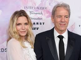 Michelle marie pfeiffer (santa ana (californië), 29 april 1958) is een amerikaanse filmactrice. Michelle Pfeiffer David E Kelley Celebrate 27th Wedding Anniversary Sheknows