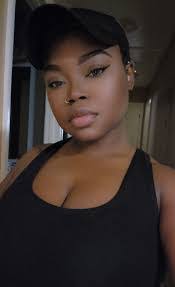 Carrie Mize's Instagram, Twitter & Facebook