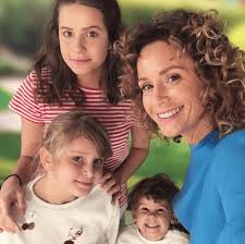 Monika mrozowska skrytykowana za lokowanie produktu na instagramie. Monika Mrozowska Dzieci Ma Trojke 16 Letnia Corka To Cala Mama Zdjecia