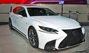 Lexus Topic Hub