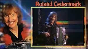 Roland cedermark, född 23 april 1938 i älvros, härjedalen, är en svensk dragspelare, sångare, kompositör och låtskrivare. Soundhound Min Alskling By Roland Cedermark