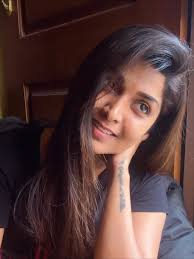 Feeling myself #maanya #maanyaanand #simple #goodhairdays #fellingpleasent  #home #metime