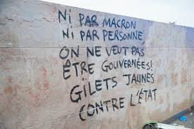 Un groupe de gilets jaunes tente de rejoindre la place de l'étoile, où doit se tenir une deuxième grosse journée de mobilisation. Retour Sur L Acte Viii Des Gilets Jaunes A Paris Paris Luttes Info