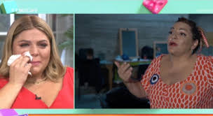 Τα ήξερα ότι θα τα ακούσω δήλωσε η δανάη μπάρκα. Dakryse H Danah Mparka Sthn Premiera Ta Logia Ths Bikys Stayropoyloy