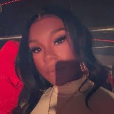 Can I see some blue nails please?