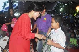 Bahan ini berupa renungan natal yang disertai dengan aktivitas. 1 060 Anak Sekolah Minggu Rayakan Paskah Di Rujab Bupati Kapuas Antara News Kalimantan Tengah Berita Terkini Kalimantan Tengah