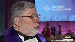 A big honor for the tech legend who co-founded Apple. Friday, Steve Wozniak  is getting a Global Humanitarian Award for a lifetime of innovation in  downtown San Jose. Scott Budman reports., ...
